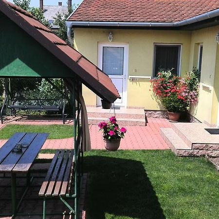 Apartman Kaszas Garden Мошонмадьяровар Экстерьер фото