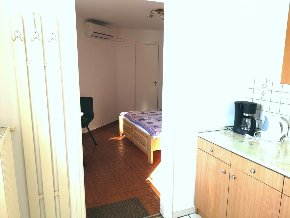 Apartman Kaszas Garden Мошонмадьяровар Экстерьер фото