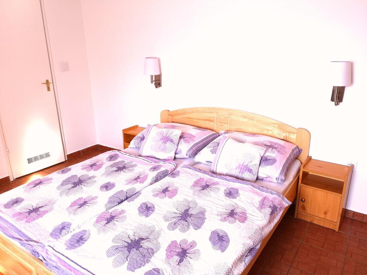 Apartman Kaszas Garden Мошонмадьяровар Экстерьер фото