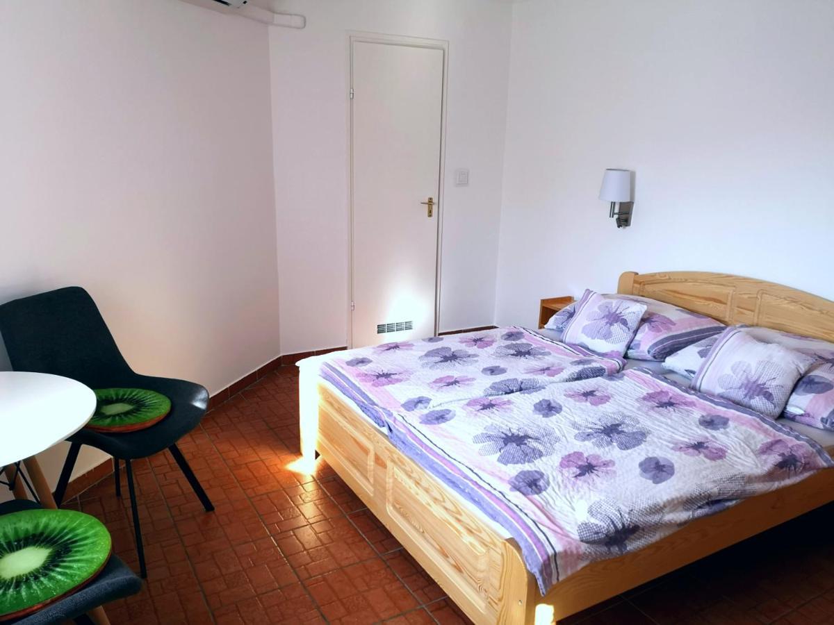 Apartman Kaszas Garden Мошонмадьяровар Экстерьер фото